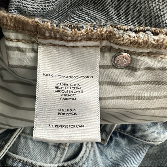 CAbi 6071 ‘100% Boyfriend’ Distressed Jeans Women’s Size 10 - Picture 6 of 10